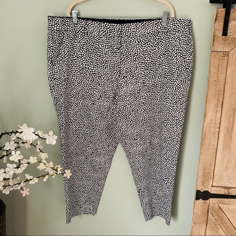 Lane Bryant Pebble Print Modernist Ankle Pant Size 18 - Picture 3 of 5